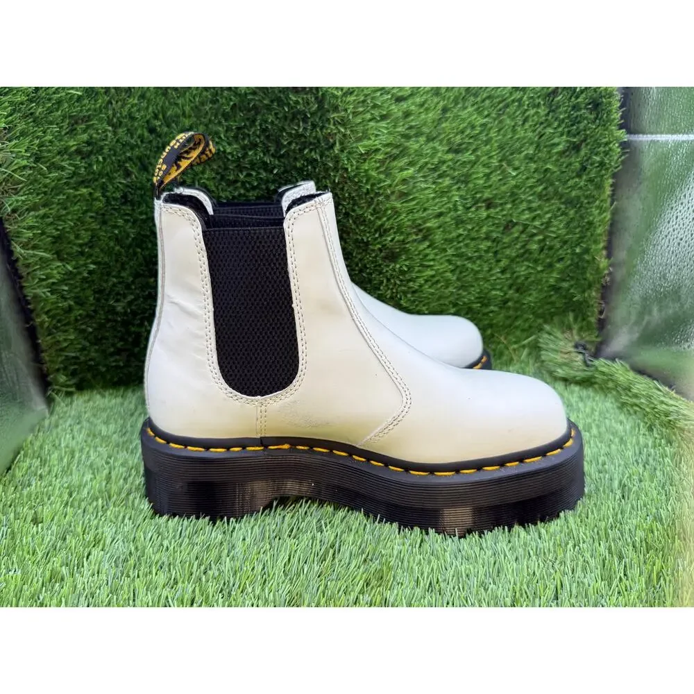 Dr. Martens 2976 QUAD Chelsea Boot Unisex M6/W7 White Leather Platform Pull-On